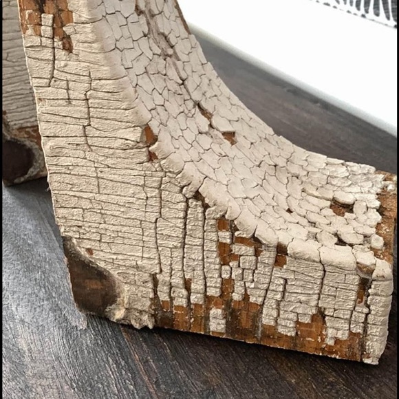 Set of Distressed Corbels - Picture 2 of 5